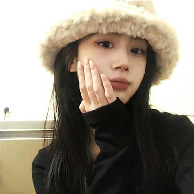 如月微笑